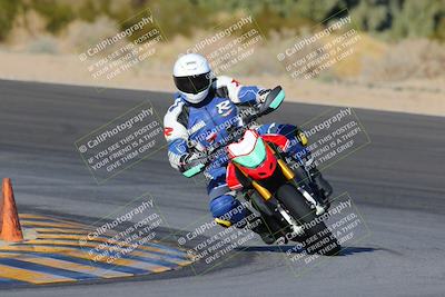 media/Dec-18-2022-SoCal Trackdays (Sun) [[8099a50955]]/Turn 10 (140pm)/